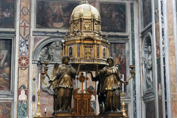 1587